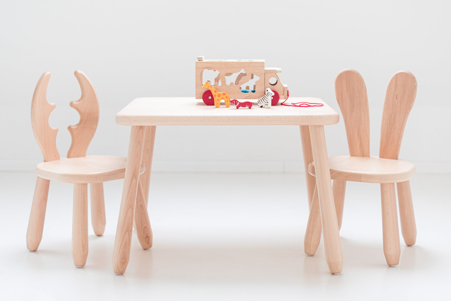 Kidozia Wild children's table with 2 matching chairs for ages 1.5 to 5 years