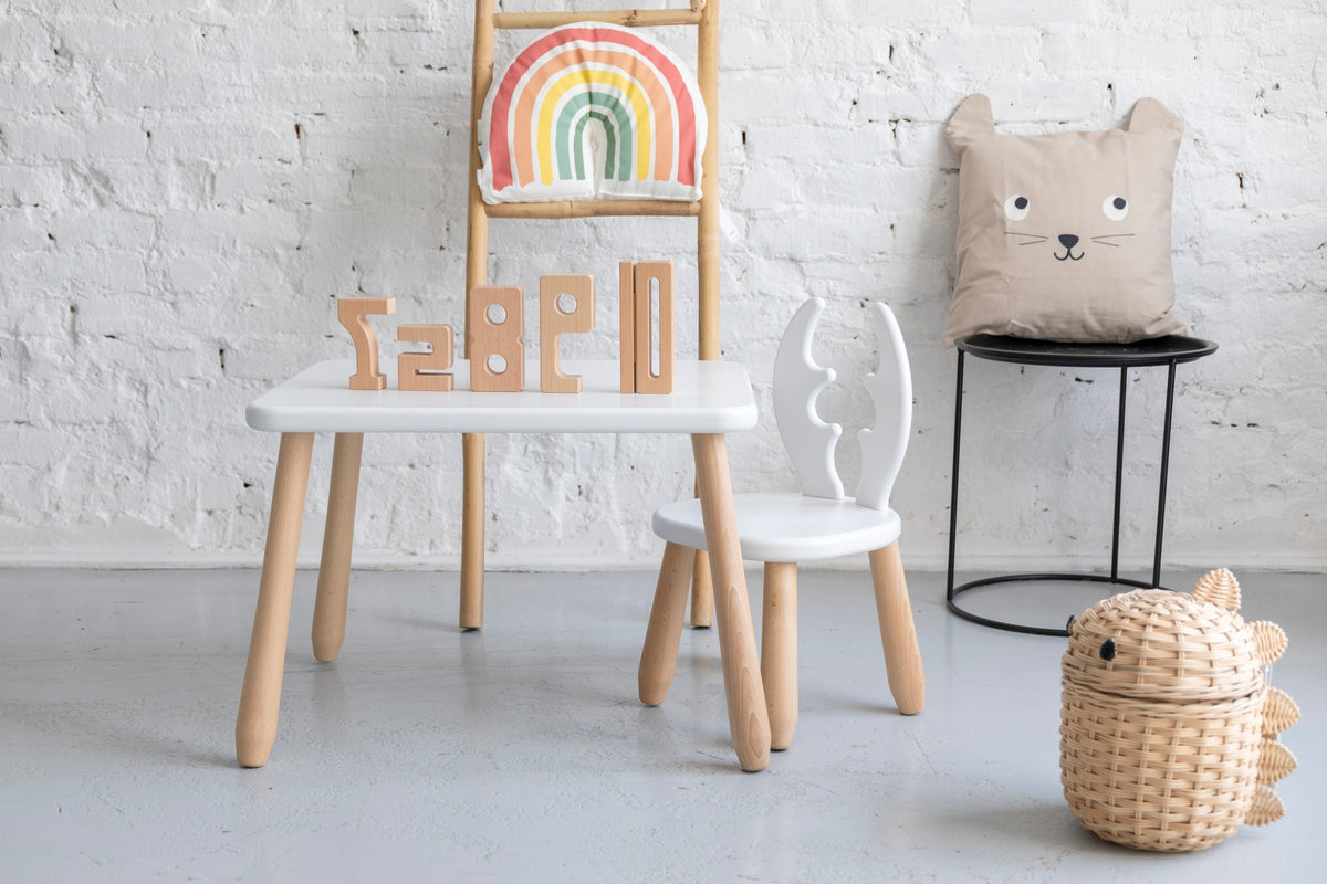 Kidozia Deer children's table and chair set in natural beech wood