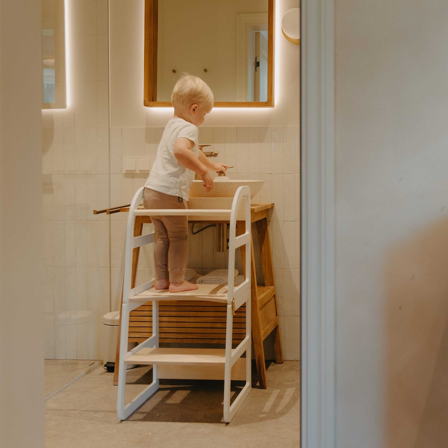 leg&go Transformable Kitchen Tower – Sleekstep | Nestling