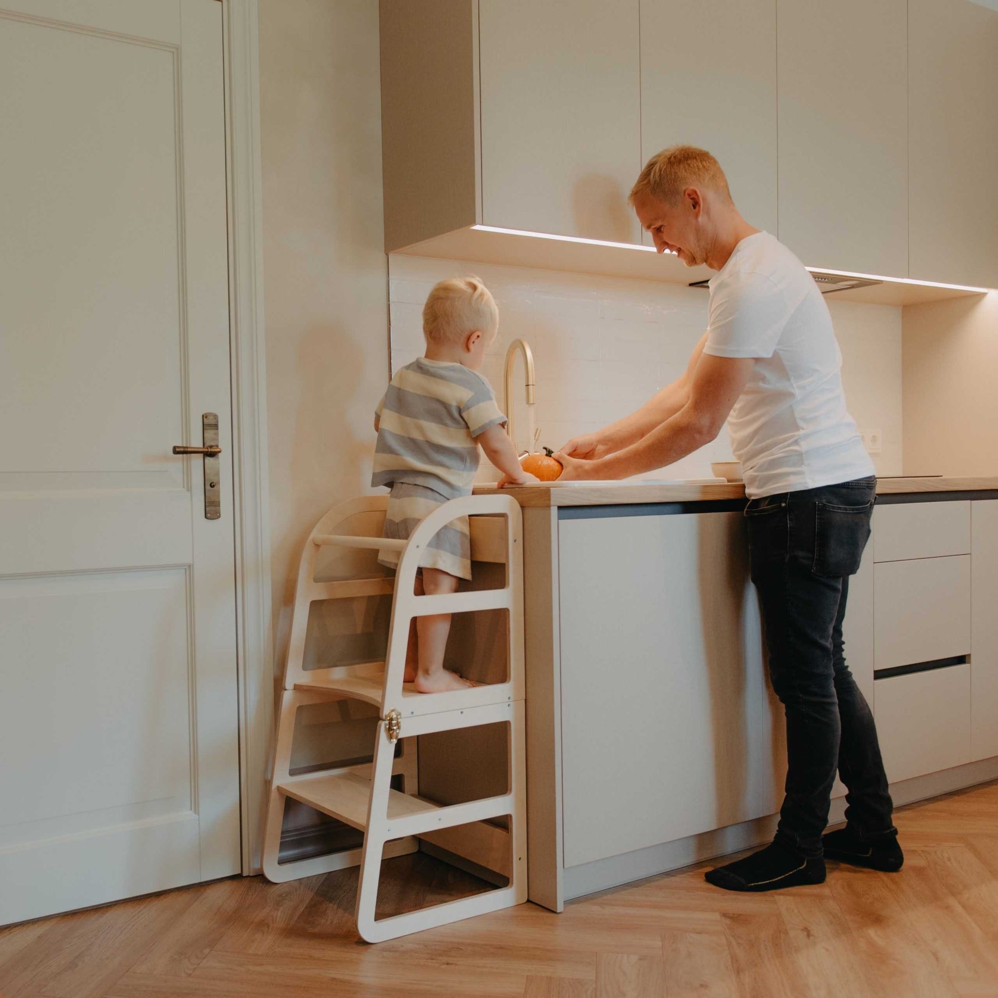 leg&go Transformable Kitchen Tower – Sleekstep | Nestling