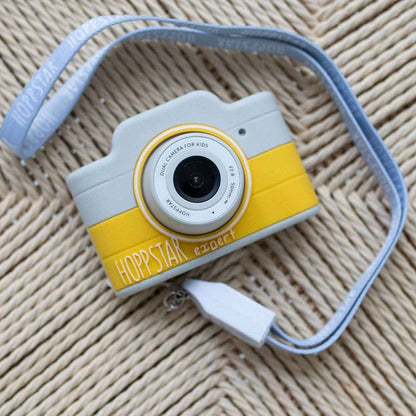 Hoppstar Expert Citron kids camera with lanyard and USB charging cable