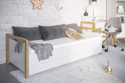 Kocot Kids Victor Daybed with Drawers Oak – full daybed front view white oak legs | Nestling
