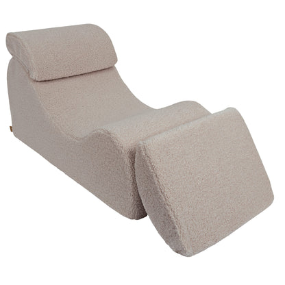 MeowBaby Wave Lounger Light Grey Bearly – child relaxing in grey wave lounge chair | Nestling