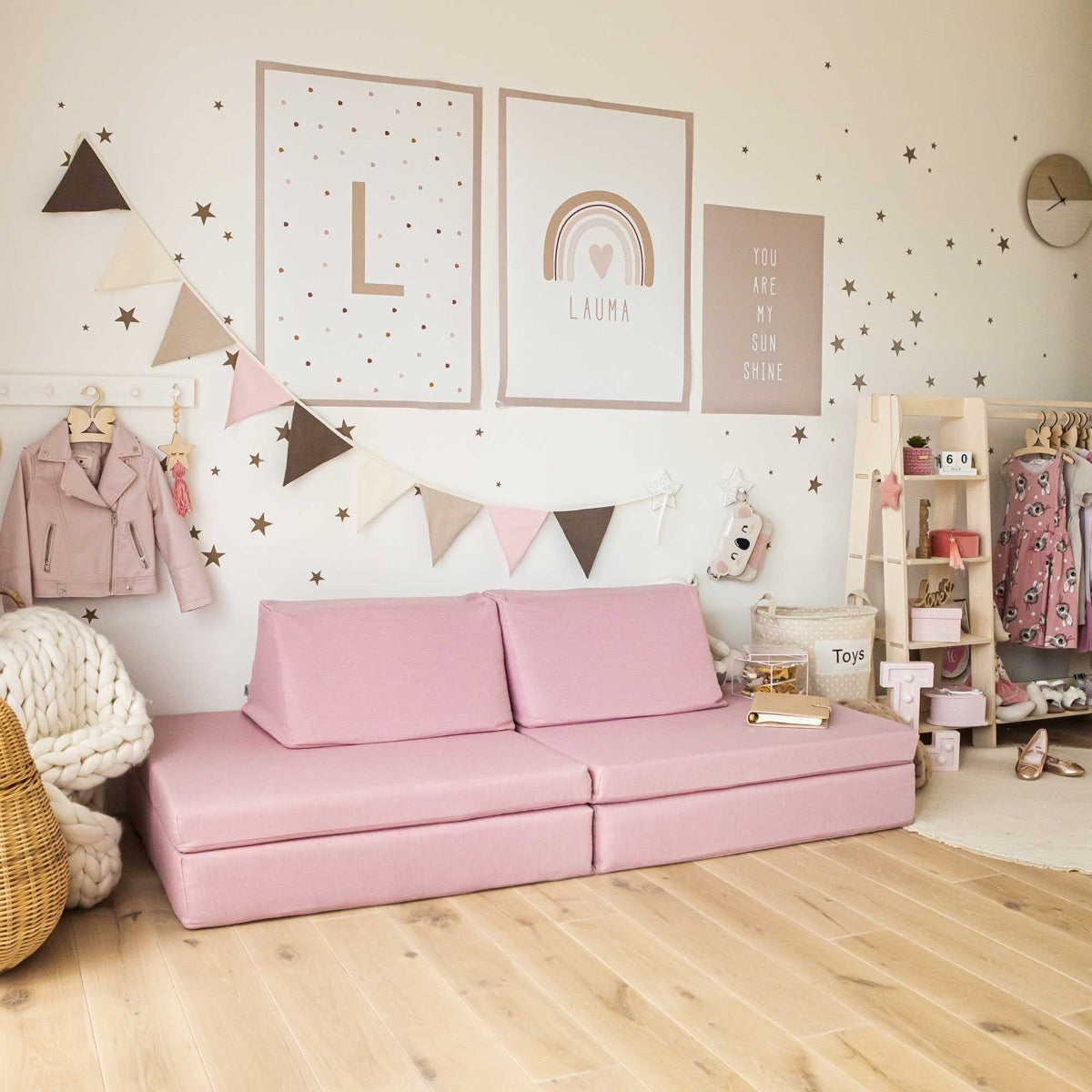Monboxy Activity Play Mattress Set Pink Foam Sofa – safety features infographic product | Nestling