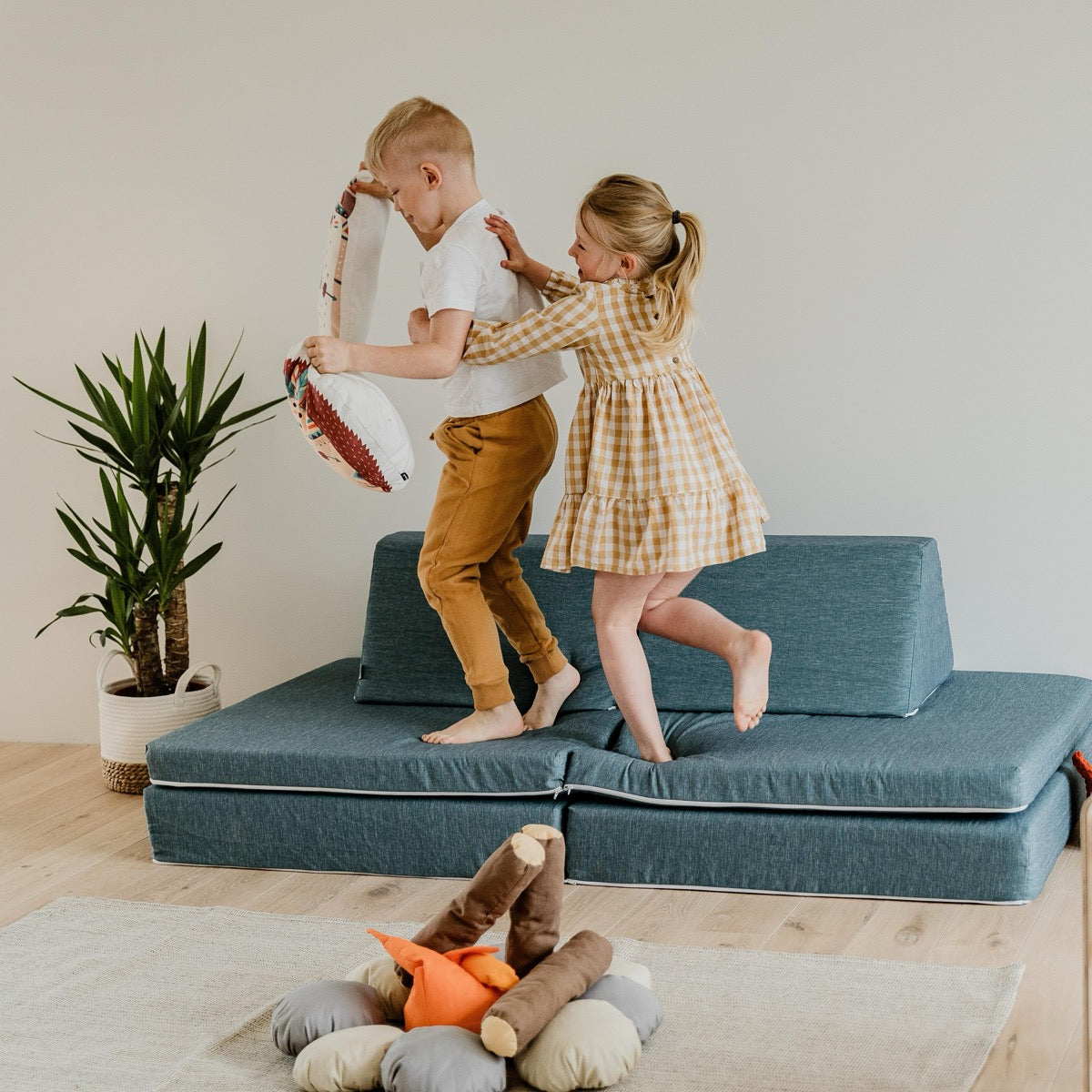 Kids Playing on Monboxy Activity Play Mattress Set Turquoise – Nestling