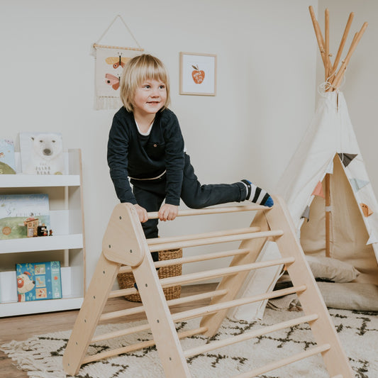leg&go Pikler Triangle – Natural | Nestling
