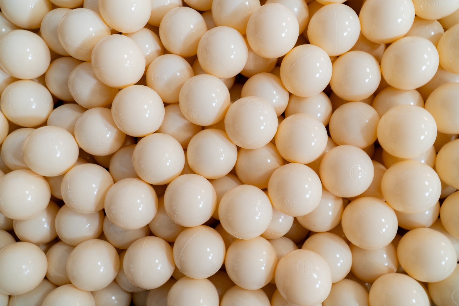 IGLU Soft Play Ball Pit Balls 500pc – Beige | Nestling