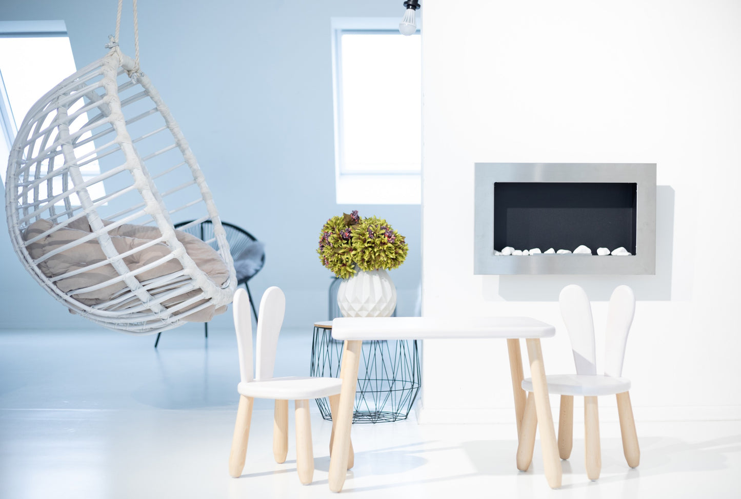 Kidozia Bunny kids table and 2 chair set with dimensions and product detail