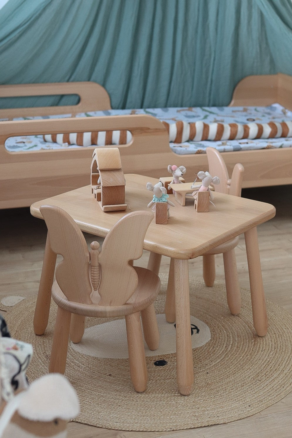 Kidozia Butterfly kids furniture set showing rounded edges and child-safe paint finish